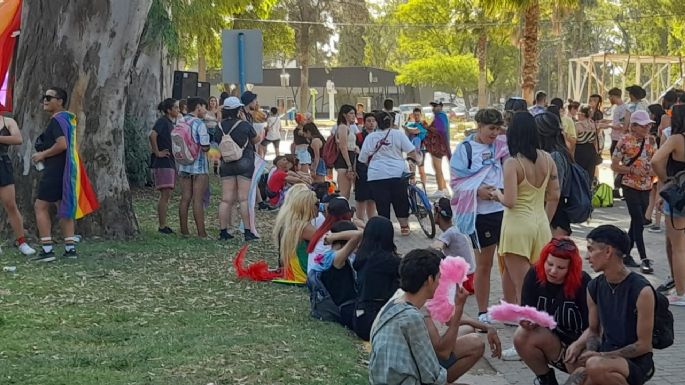 Movilización por el Festival del Orgullo en el Parque Yrigoyen
