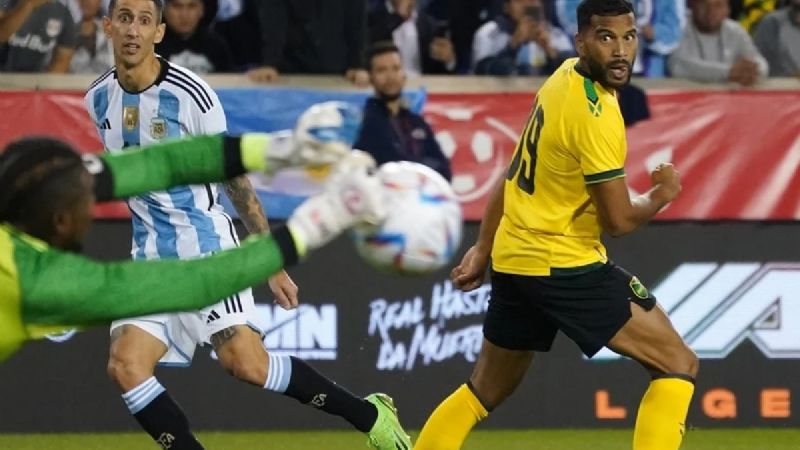 Con Messi en el banco, Argentina le gana 1 a 0 a Jamaica