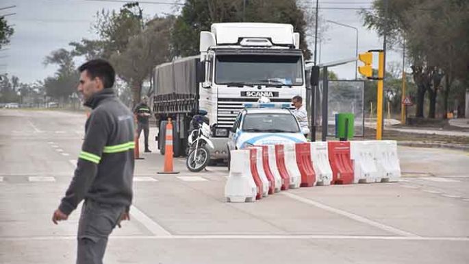 Retuvieron a 25 camiones