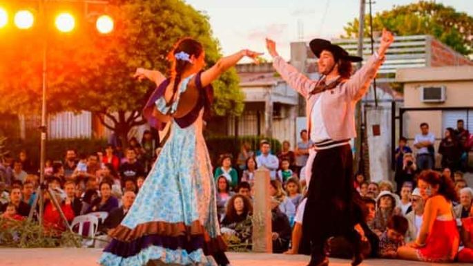 Esperan a centenares de bailarines