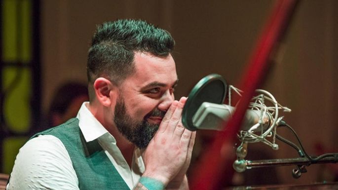 Un villamariense interpreta la nueva canción institucional de Telefé