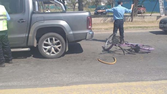 Trasladaron al Pasteur a una ciclista con graves heridas