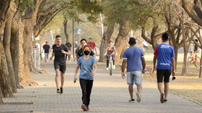 La oposición pide apertura de locales y que haya reuniones familiares