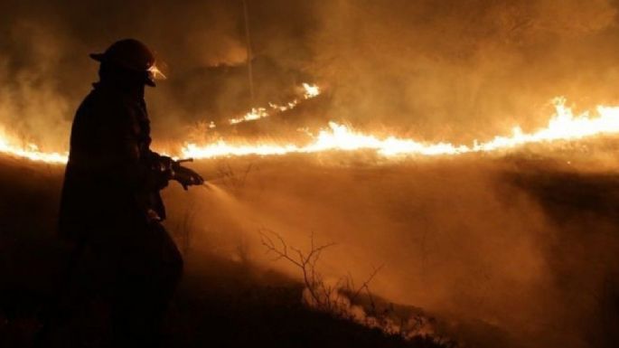El fuego se extendió y ya son más de 20 los evacuados en Capilla del Monte