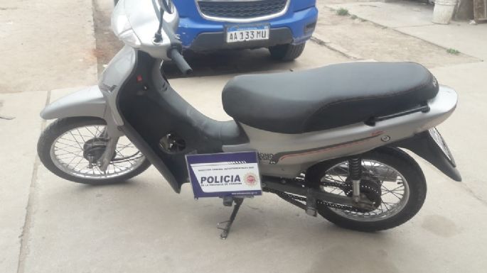 Dos mujeres fueron detenidas por conducción peligrosa y por golpear a una policía