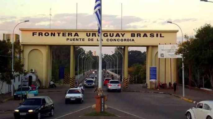 Uruguay anuncia restricciones en una zona fronteriza con Brasil por suba de casos