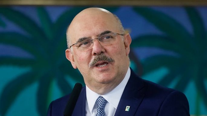 Interrogan por homofobia al ministro de Educación