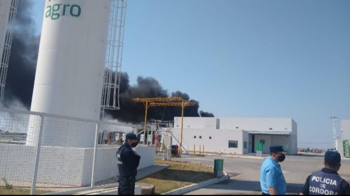 Se originó un incendio cerca de la planta de YPF en Monte Cristo