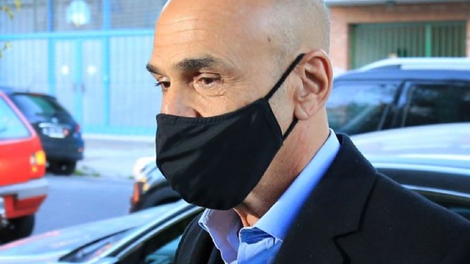 Arribas negó haber participado del espionaje ilegal y se negó a responder preguntas