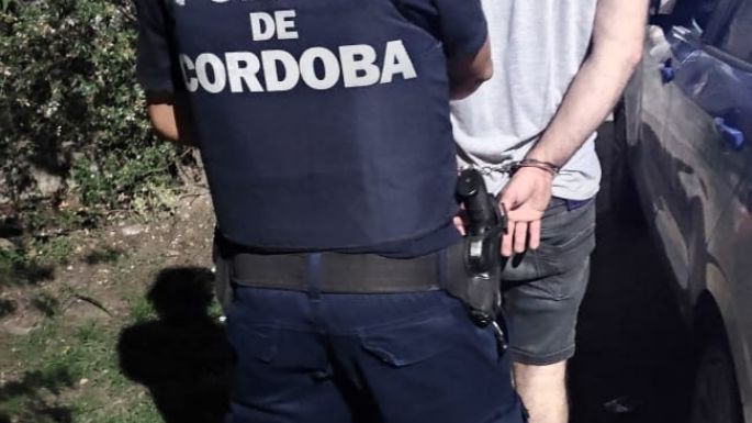 Un hombre detenido por agredir físicamente a su pareja