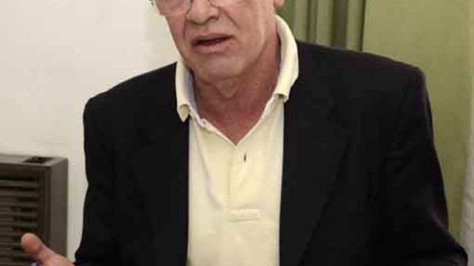 “Debería ser recetado por médicos y la calidad certificada por órganos de control”