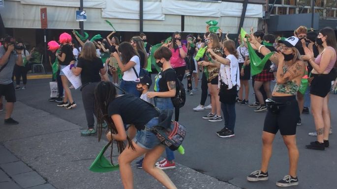 [VIDEOS] Movilización en Plaza Centenario en apoyo a la ley de aborto legal