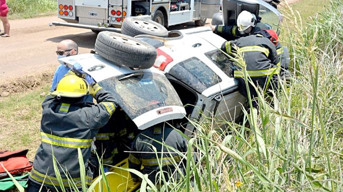 Un nene de 2 años con traumatismo de cráneo en un vuelco