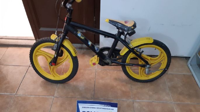 Recuperaron una bici cross robada en una casa en Villa Nueva