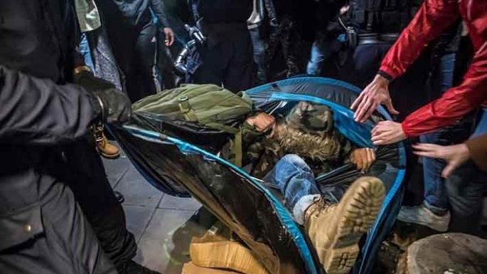 Brutal desalojo de inmigrantes ilegales