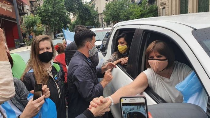Patricia Bullrich encabezó el banderazo en la capital provincial