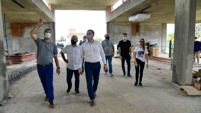 Gill y Rosso supervisaron el avance en el Nuevo Salón de los Deportes y en la escuela Proa