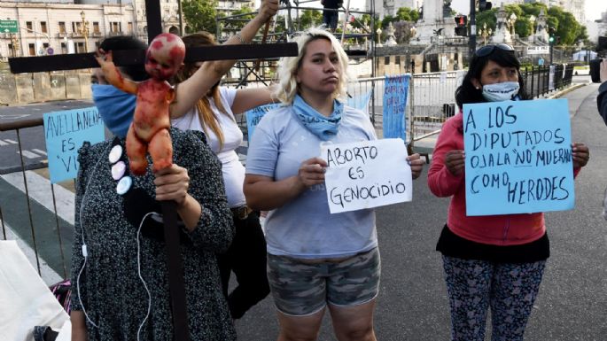 Fuerte operativo de seguridad en el Congreso ante la llegada de manifestantes