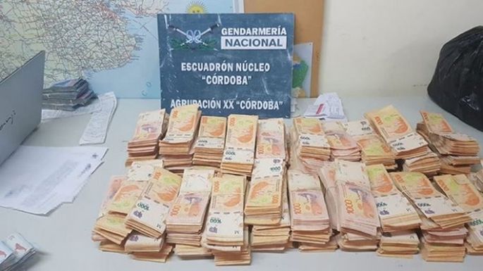 Más de 13 millones de pesos ocultos en bolsos térmicos