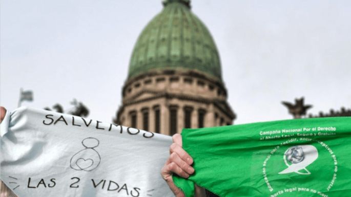 Manifestaciones a favor y en contra frente al Congreso