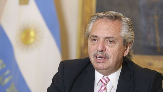 Alberto anunció "mayor compromiso" para reducir las emisiones de gases