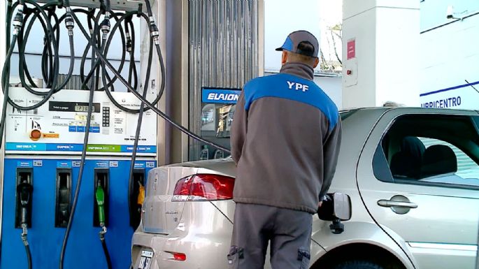 Cargar combustible será más barato de madrugada