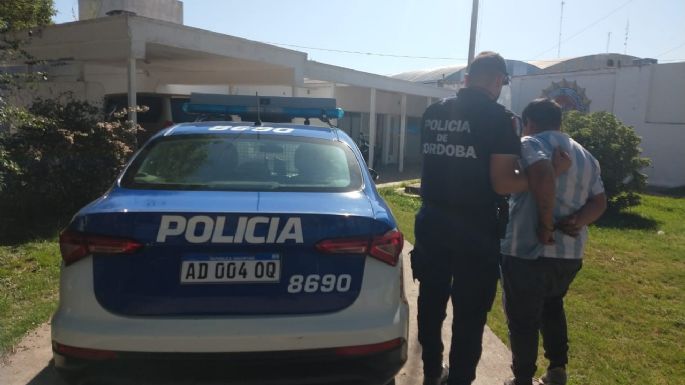 Detuvieron a un sujeto con una planta de marihuana
