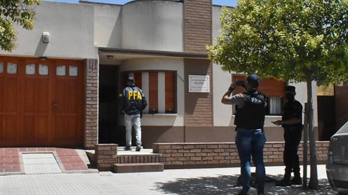 Allanamientos en un estudio contable y una vivienda particular