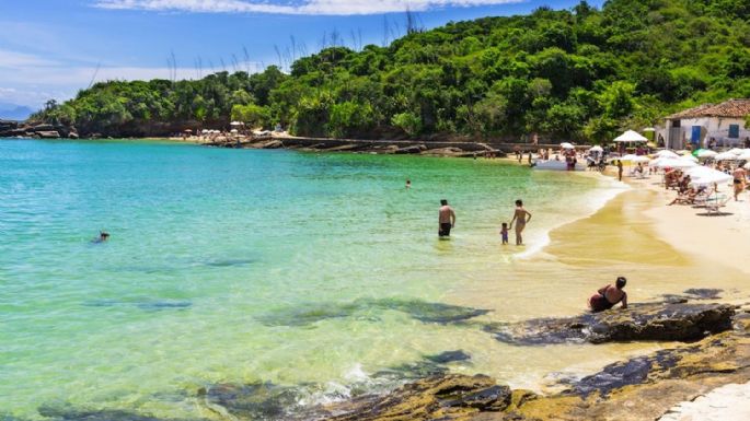 Turistas deben abandonar Búzios por brote de coronavirus