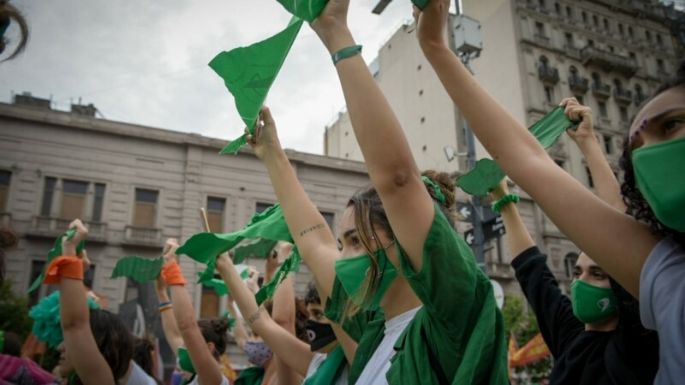 Avanza proyecto de aborto legal con obtención de dictamen en el Senado