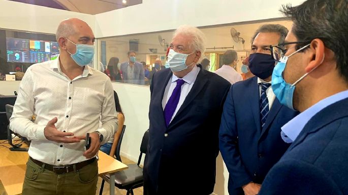 Ginés afirmó que antes de fin de año va a comenzar la campaña de vacunación en todo el país