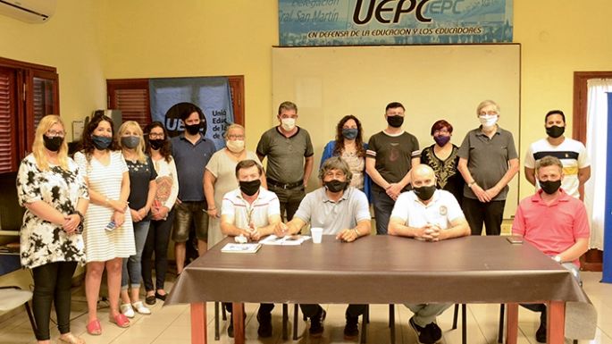 Dos gremios docentes movilizados contra el ajuste en los terciarios