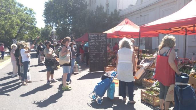 Se desarrolla otra jornada de la Feria Franca