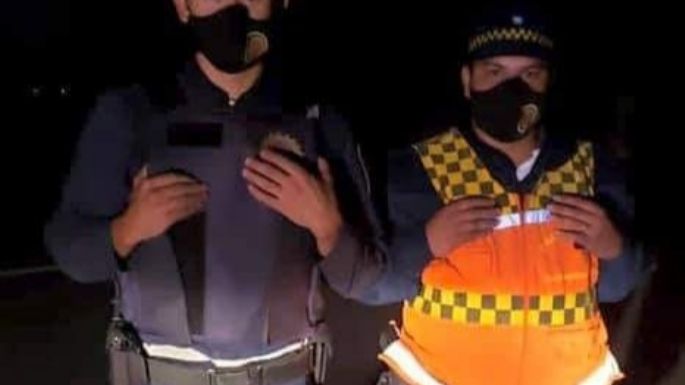 Agradecen a policías de Ballesteros por haber auxiliado a dos mujeres en plena ruta