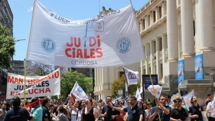 Judiciales paran por 48 horas en reclamo de medidas sanitarias