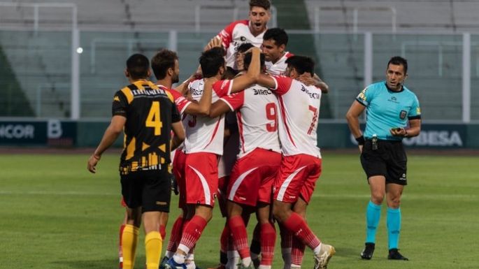 Instituto ganó en el Kempes y es escolta en su zona