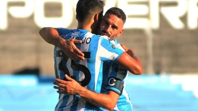 Racing olvidó las penas con una goleada