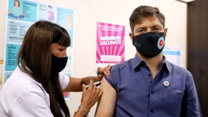 El gobernador Kicillof recibió la primera dosis de la vacuna contra el coronavirus