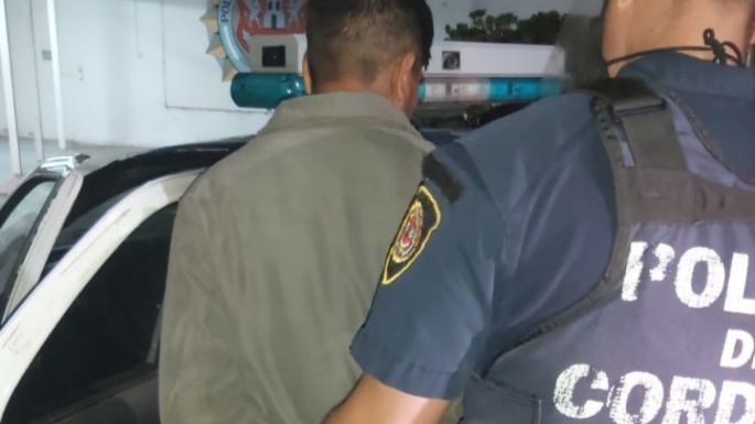 Lo aprehendieron por propinar golpes de puño a su pareja