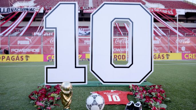 Independiente le rindió un emotivo tributo a Maradona