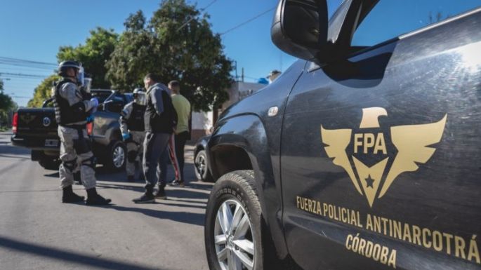 Detuvieron a vendedores de drogas en barrio Las Playas