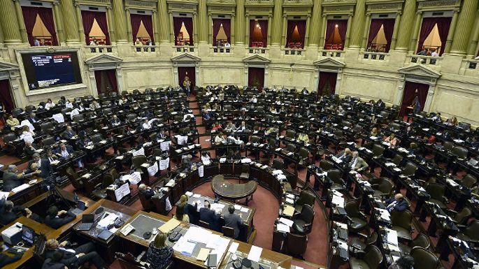 Se firmó el dictamen del proyecto del acuerdo con el FMI y se debate en Diputados