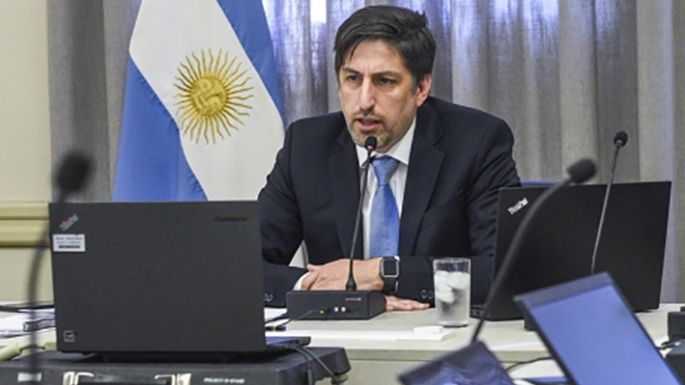 Trotta reiteró que “el ciclo lectivo se podrá extender hasta el 30 de abril para el último año del secundario"