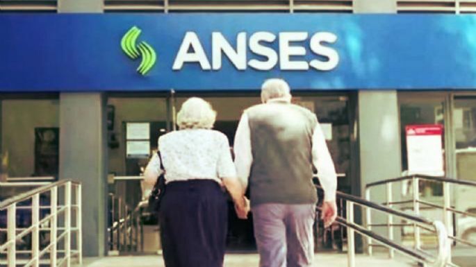 Confirman el bono de $55.000 para jubilados de la mínima y aumento para la AUH