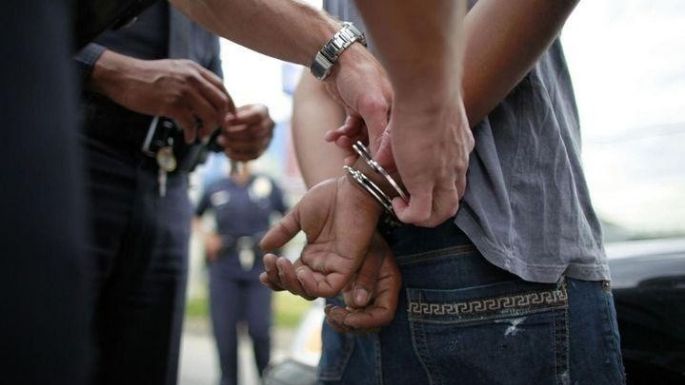 Detenidos por amenazar de muerte a una mujer