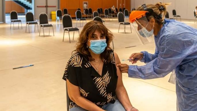 Este sábado vacunaron a 1.434 trabajadores de Salud en la provincia