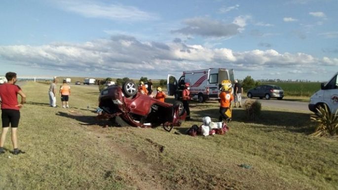 Doble vuelco en la autopista