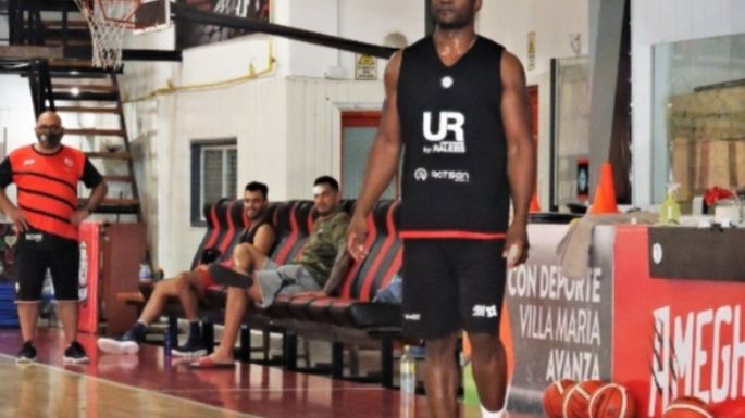 El camerunés Gastón Essengue se sumó al plantel del Ameghino