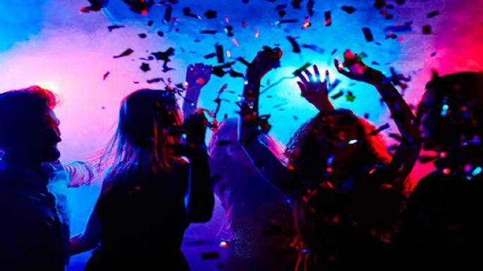 Los jóvenes buscan devolver las entradas de las fiestas de Navidad