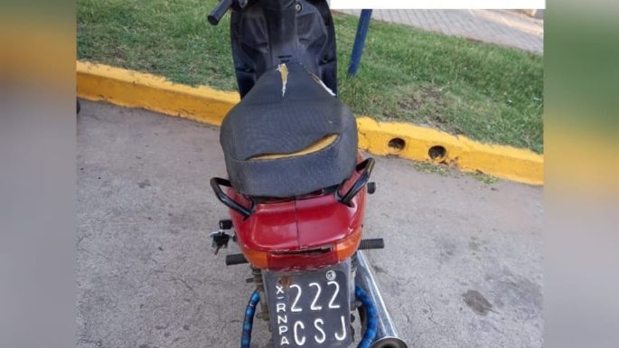 Encontraron una motocicleta con pedido de secuestro del 2010 en la vía pública